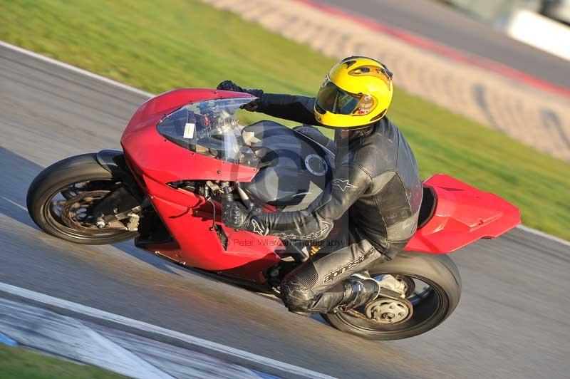 Motorcycle action photographs;donington;donington park leicestershire;donington photographs;event digital images;eventdigitalimages;no limits trackday;peter wileman photography;trackday;trackday digital images;trackday photos