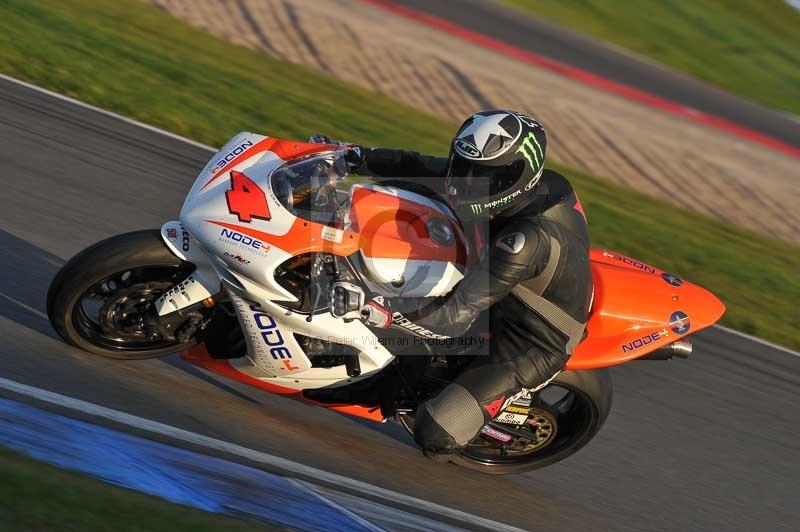 Motorcycle action photographs;donington;donington park leicestershire;donington photographs;event digital images;eventdigitalimages;no limits trackday;peter wileman photography;trackday;trackday digital images;trackday photos