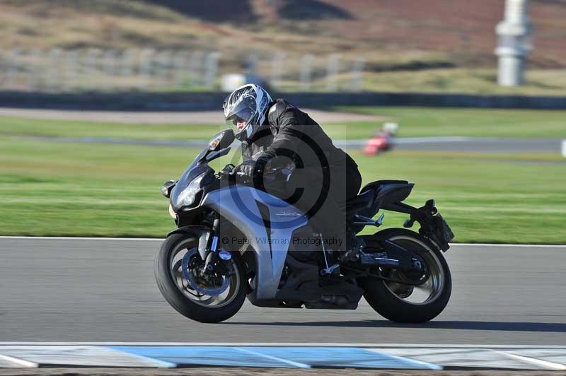 Motorcycle action photographs;donington;donington park leicestershire;donington photographs;event digital images;eventdigitalimages;no limits trackday;peter wileman photography;trackday;trackday digital images;trackday photos