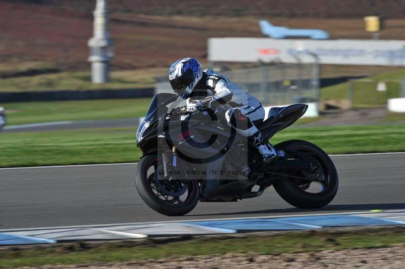 Motorcycle action photographs;donington;donington park leicestershire;donington photographs;event digital images;eventdigitalimages;no limits trackday;peter wileman photography;trackday;trackday digital images;trackday photos