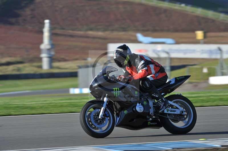 Motorcycle action photographs;donington;donington park leicestershire;donington photographs;event digital images;eventdigitalimages;no limits trackday;peter wileman photography;trackday;trackday digital images;trackday photos