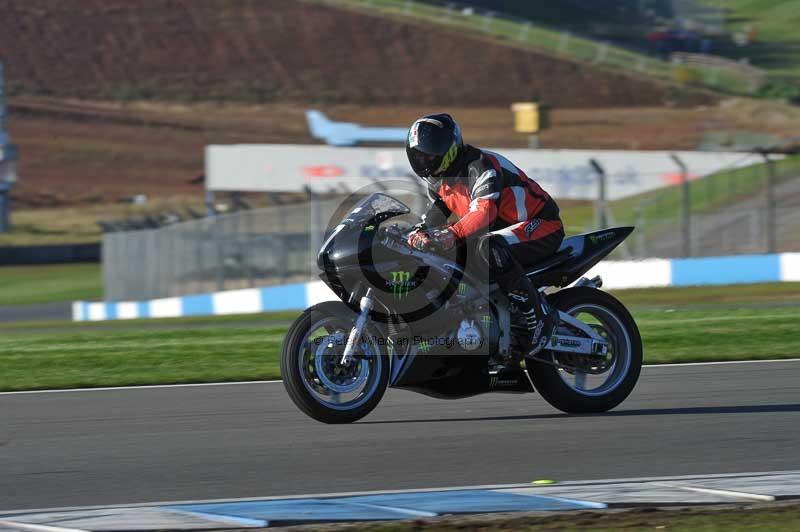 Motorcycle action photographs;donington;donington park leicestershire;donington photographs;event digital images;eventdigitalimages;no limits trackday;peter wileman photography;trackday;trackday digital images;trackday photos