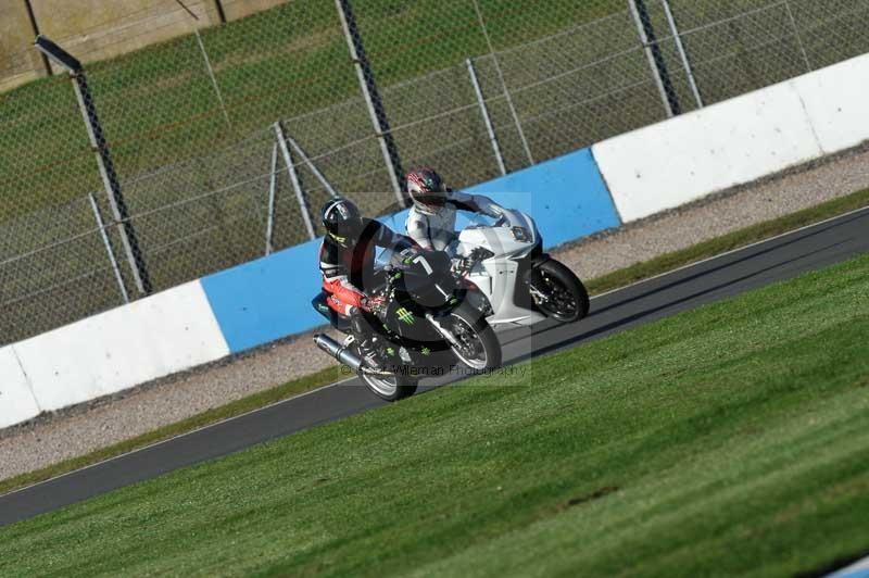 Motorcycle action photographs;donington;donington park leicestershire;donington photographs;event digital images;eventdigitalimages;no limits trackday;peter wileman photography;trackday;trackday digital images;trackday photos