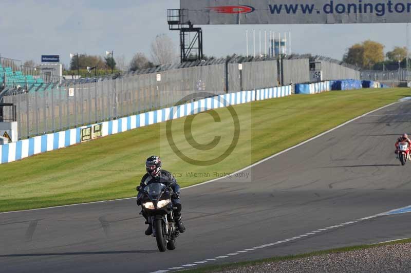 Motorcycle action photographs;donington;donington park leicestershire;donington photographs;event digital images;eventdigitalimages;no limits trackday;peter wileman photography;trackday;trackday digital images;trackday photos