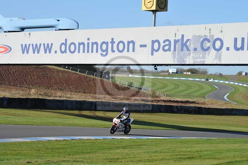 Motorcycle action photographs;donington;donington park leicestershire;donington photographs;event digital images;eventdigitalimages;no limits trackday;peter wileman photography;trackday;trackday digital images;trackday photos