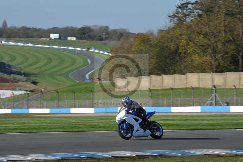 Motorcycle action photographs;donington;donington park leicestershire;donington photographs;event digital images;eventdigitalimages;no limits trackday;peter wileman photography;trackday;trackday digital images;trackday photos