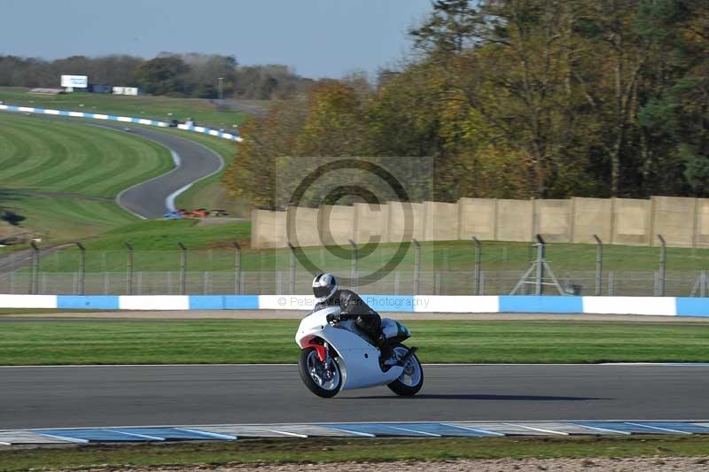 Motorcycle action photographs;donington;donington park leicestershire;donington photographs;event digital images;eventdigitalimages;no limits trackday;peter wileman photography;trackday;trackday digital images;trackday photos