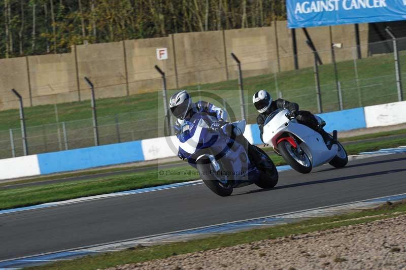 Motorcycle action photographs;donington;donington park leicestershire;donington photographs;event digital images;eventdigitalimages;no limits trackday;peter wileman photography;trackday;trackday digital images;trackday photos