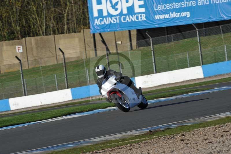 Motorcycle action photographs;donington;donington park leicestershire;donington photographs;event digital images;eventdigitalimages;no limits trackday;peter wileman photography;trackday;trackday digital images;trackday photos