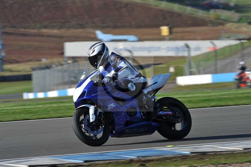 Motorcycle action photographs;donington;donington park leicestershire;donington photographs;event digital images;eventdigitalimages;no limits trackday;peter wileman photography;trackday;trackday digital images;trackday photos