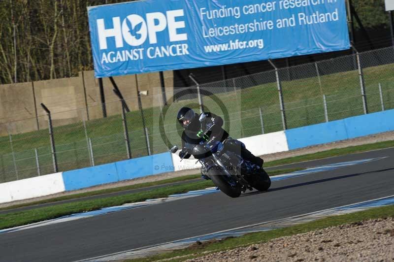 Motorcycle action photographs;donington;donington park leicestershire;donington photographs;event digital images;eventdigitalimages;no limits trackday;peter wileman photography;trackday;trackday digital images;trackday photos