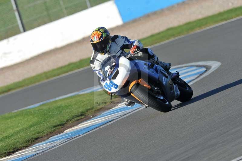 Motorcycle action photographs;donington;donington park leicestershire;donington photographs;event digital images;eventdigitalimages;no limits trackday;peter wileman photography;trackday;trackday digital images;trackday photos