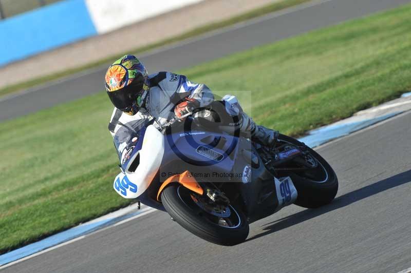 Motorcycle action photographs;donington;donington park leicestershire;donington photographs;event digital images;eventdigitalimages;no limits trackday;peter wileman photography;trackday;trackday digital images;trackday photos