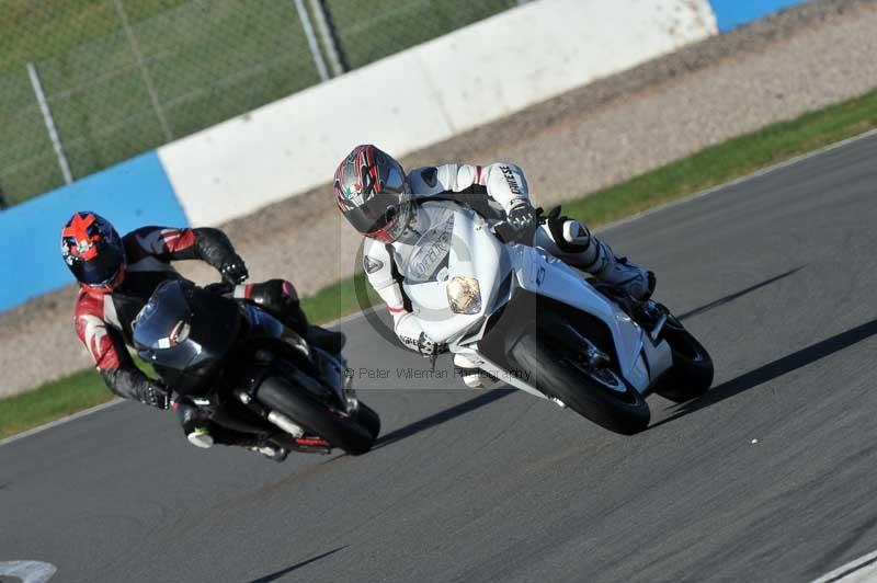 Motorcycle action photographs;donington;donington park leicestershire;donington photographs;event digital images;eventdigitalimages;no limits trackday;peter wileman photography;trackday;trackday digital images;trackday photos