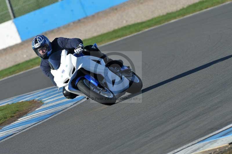 Motorcycle action photographs;donington;donington park leicestershire;donington photographs;event digital images;eventdigitalimages;no limits trackday;peter wileman photography;trackday;trackday digital images;trackday photos