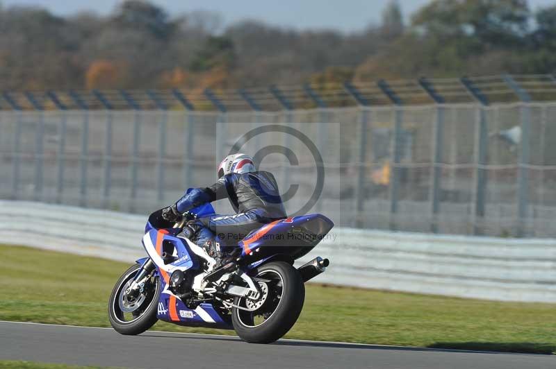 Motorcycle action photographs;donington;donington park leicestershire;donington photographs;event digital images;eventdigitalimages;no limits trackday;peter wileman photography;trackday;trackday digital images;trackday photos