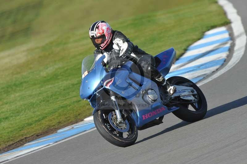 Motorcycle action photographs;donington;donington park leicestershire;donington photographs;event digital images;eventdigitalimages;no limits trackday;peter wileman photography;trackday;trackday digital images;trackday photos