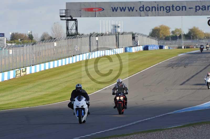 Motorcycle action photographs;donington;donington park leicestershire;donington photographs;event digital images;eventdigitalimages;no limits trackday;peter wileman photography;trackday;trackday digital images;trackday photos