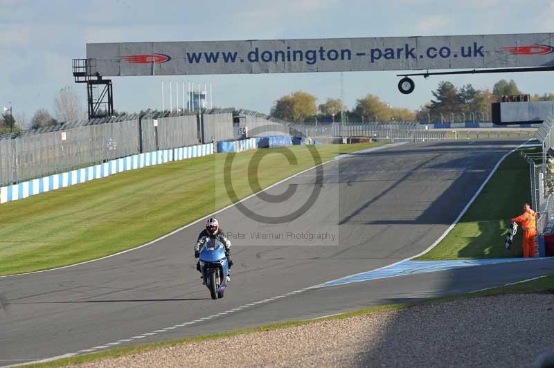 Motorcycle action photographs;donington;donington park leicestershire;donington photographs;event digital images;eventdigitalimages;no limits trackday;peter wileman photography;trackday;trackday digital images;trackday photos