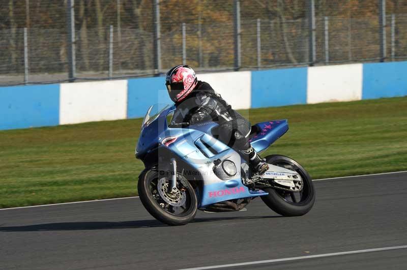 Motorcycle action photographs;donington;donington park leicestershire;donington photographs;event digital images;eventdigitalimages;no limits trackday;peter wileman photography;trackday;trackday digital images;trackday photos