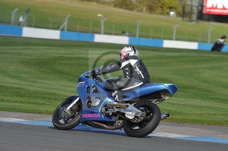 Motorcycle action photographs;donington;donington park leicestershire;donington photographs;event digital images;eventdigitalimages;no limits trackday;peter wileman photography;trackday;trackday digital images;trackday photos