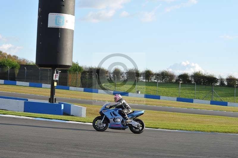 Motorcycle action photographs;donington;donington park leicestershire;donington photographs;event digital images;eventdigitalimages;no limits trackday;peter wileman photography;trackday;trackday digital images;trackday photos