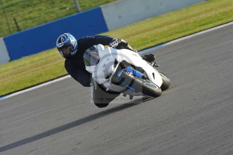 Motorcycle action photographs;donington;donington park leicestershire;donington photographs;event digital images;eventdigitalimages;no limits trackday;peter wileman photography;trackday;trackday digital images;trackday photos