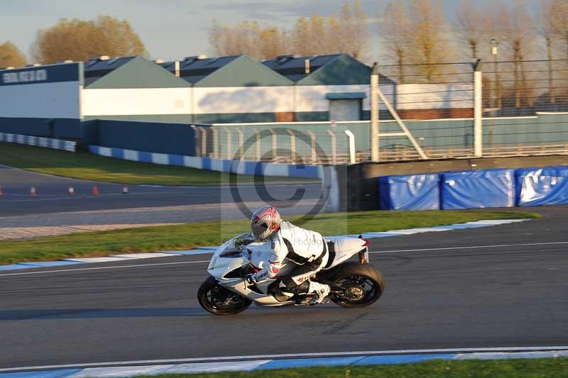 Motorcycle action photographs;donington;donington park leicestershire;donington photographs;event digital images;eventdigitalimages;no limits trackday;peter wileman photography;trackday;trackday digital images;trackday photos