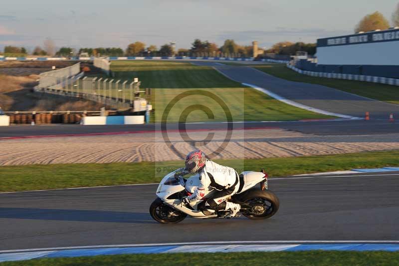 Motorcycle action photographs;donington;donington park leicestershire;donington photographs;event digital images;eventdigitalimages;no limits trackday;peter wileman photography;trackday;trackday digital images;trackday photos