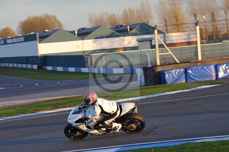 Motorcycle action photographs;donington;donington park leicestershire;donington photographs;event digital images;eventdigitalimages;no limits trackday;peter wileman photography;trackday;trackday digital images;trackday photos