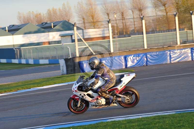 Motorcycle action photographs;donington;donington park leicestershire;donington photographs;event digital images;eventdigitalimages;no limits trackday;peter wileman photography;trackday;trackday digital images;trackday photos