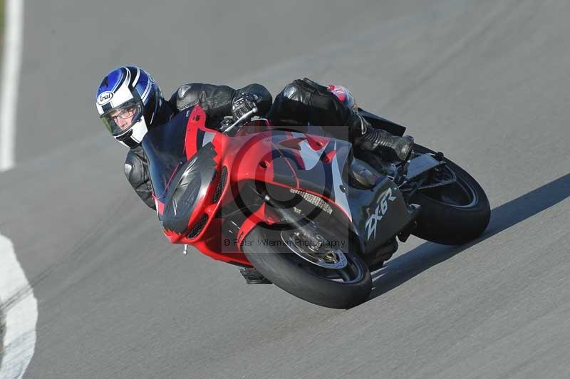 Motorcycle action photographs;donington;donington park leicestershire;donington photographs;event digital images;eventdigitalimages;no limits trackday;peter wileman photography;trackday;trackday digital images;trackday photos