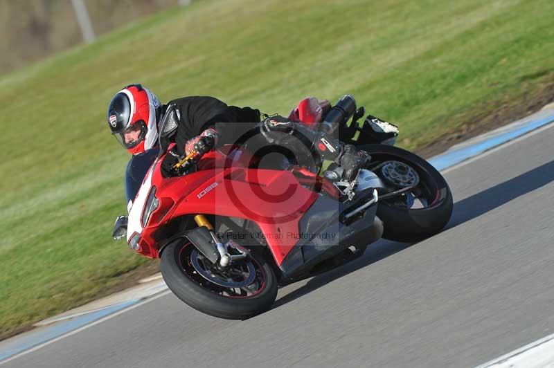 Motorcycle action photographs;donington;donington park leicestershire;donington photographs;event digital images;eventdigitalimages;no limits trackday;peter wileman photography;trackday;trackday digital images;trackday photos