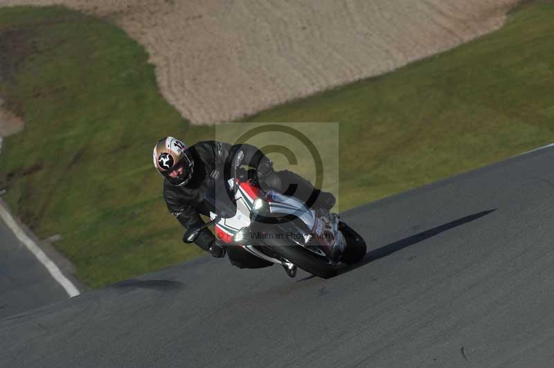 Motorcycle action photographs;donington;donington park leicestershire;donington photographs;event digital images;eventdigitalimages;no limits trackday;peter wileman photography;trackday;trackday digital images;trackday photos