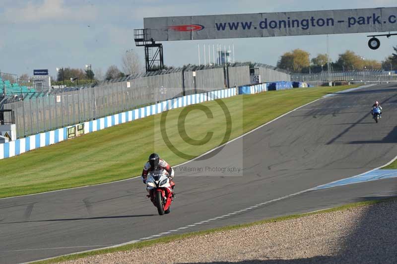 Motorcycle action photographs;donington;donington park leicestershire;donington photographs;event digital images;eventdigitalimages;no limits trackday;peter wileman photography;trackday;trackday digital images;trackday photos