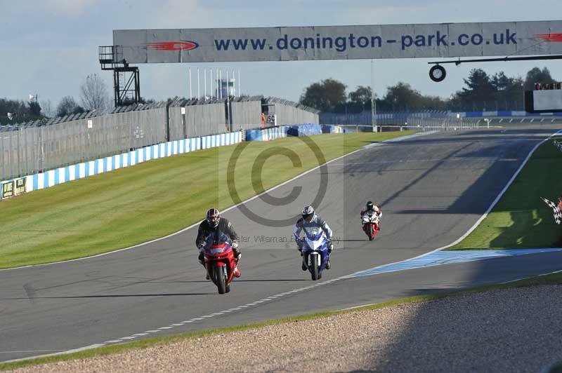 Motorcycle action photographs;donington;donington park leicestershire;donington photographs;event digital images;eventdigitalimages;no limits trackday;peter wileman photography;trackday;trackday digital images;trackday photos