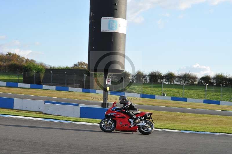 Motorcycle action photographs;donington;donington park leicestershire;donington photographs;event digital images;eventdigitalimages;no limits trackday;peter wileman photography;trackday;trackday digital images;trackday photos