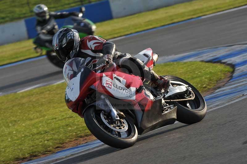 Motorcycle action photographs;donington;donington park leicestershire;donington photographs;event digital images;eventdigitalimages;no limits trackday;peter wileman photography;trackday;trackday digital images;trackday photos