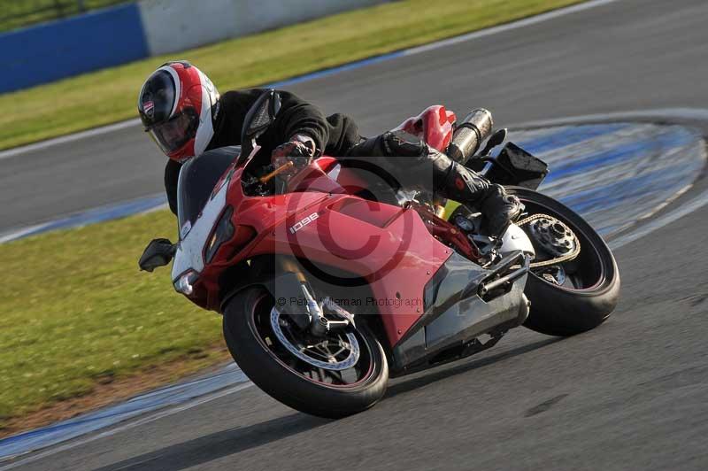 Motorcycle action photographs;donington;donington park leicestershire;donington photographs;event digital images;eventdigitalimages;no limits trackday;peter wileman photography;trackday;trackday digital images;trackday photos