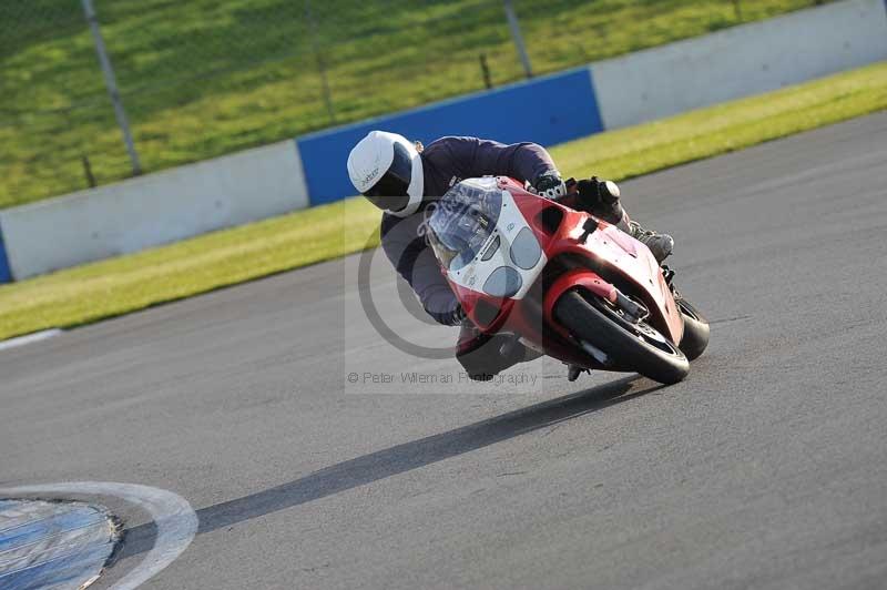 Motorcycle action photographs;donington;donington park leicestershire;donington photographs;event digital images;eventdigitalimages;no limits trackday;peter wileman photography;trackday;trackday digital images;trackday photos