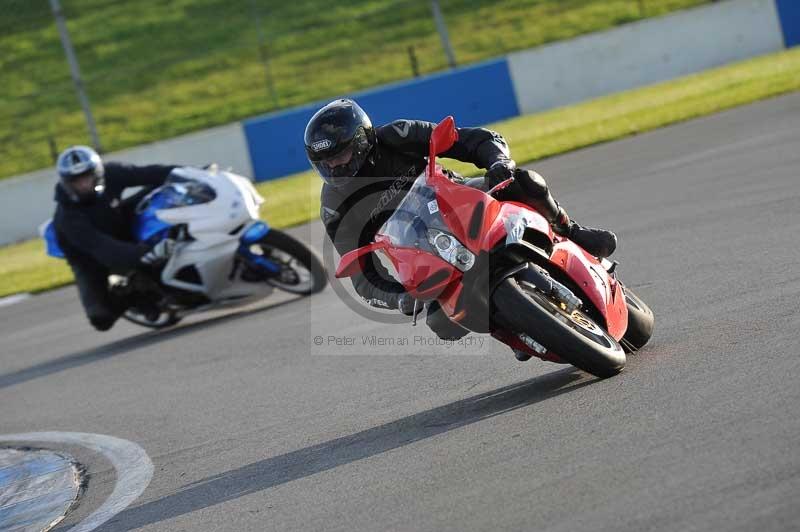 Motorcycle action photographs;donington;donington park leicestershire;donington photographs;event digital images;eventdigitalimages;no limits trackday;peter wileman photography;trackday;trackday digital images;trackday photos