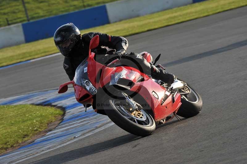 Motorcycle action photographs;donington;donington park leicestershire;donington photographs;event digital images;eventdigitalimages;no limits trackday;peter wileman photography;trackday;trackday digital images;trackday photos