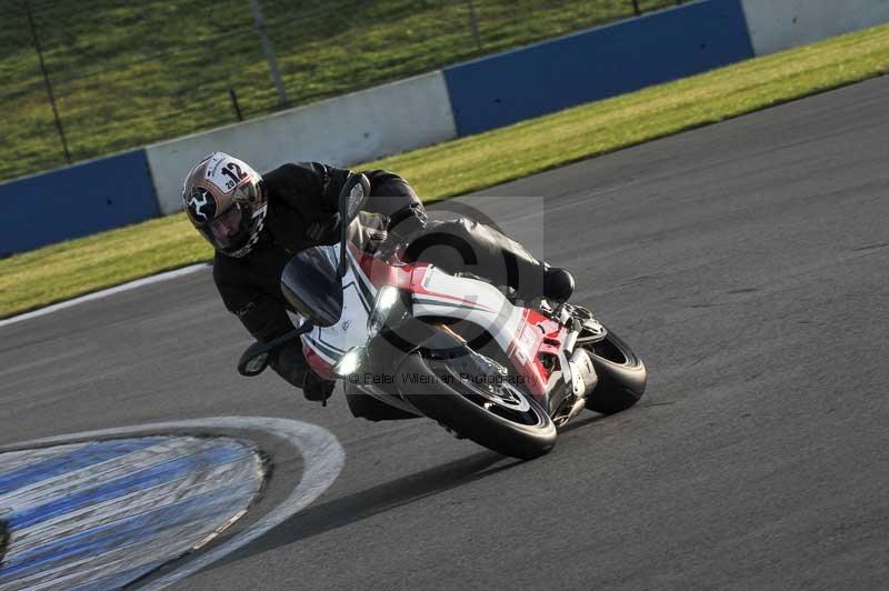 Motorcycle action photographs;donington;donington park leicestershire;donington photographs;event digital images;eventdigitalimages;no limits trackday;peter wileman photography;trackday;trackday digital images;trackday photos