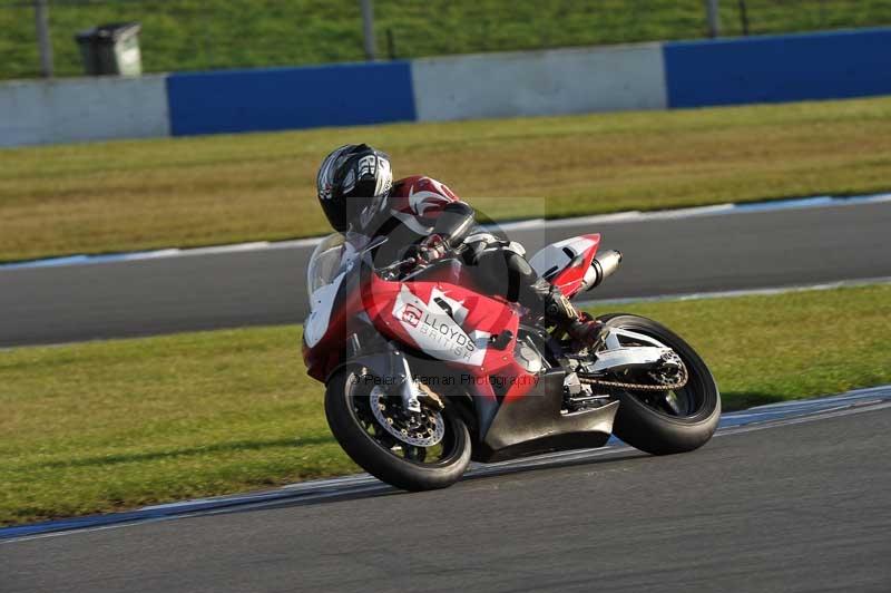 Motorcycle action photographs;donington;donington park leicestershire;donington photographs;event digital images;eventdigitalimages;no limits trackday;peter wileman photography;trackday;trackday digital images;trackday photos