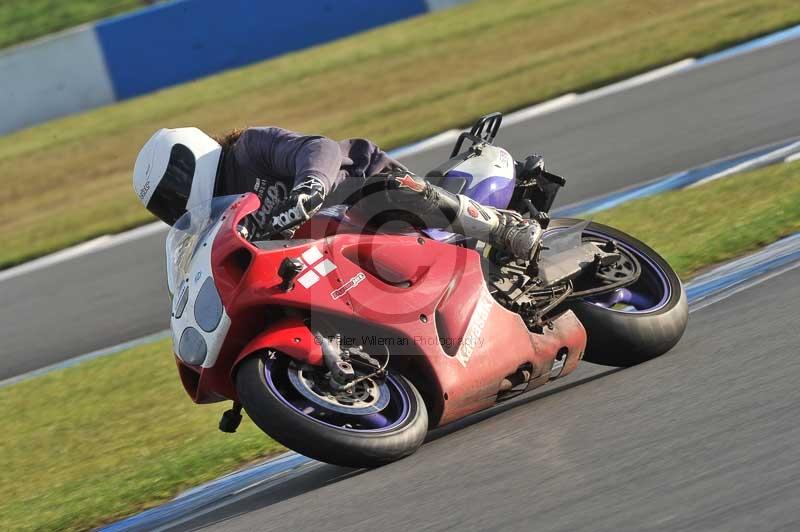 Motorcycle action photographs;donington;donington park leicestershire;donington photographs;event digital images;eventdigitalimages;no limits trackday;peter wileman photography;trackday;trackday digital images;trackday photos