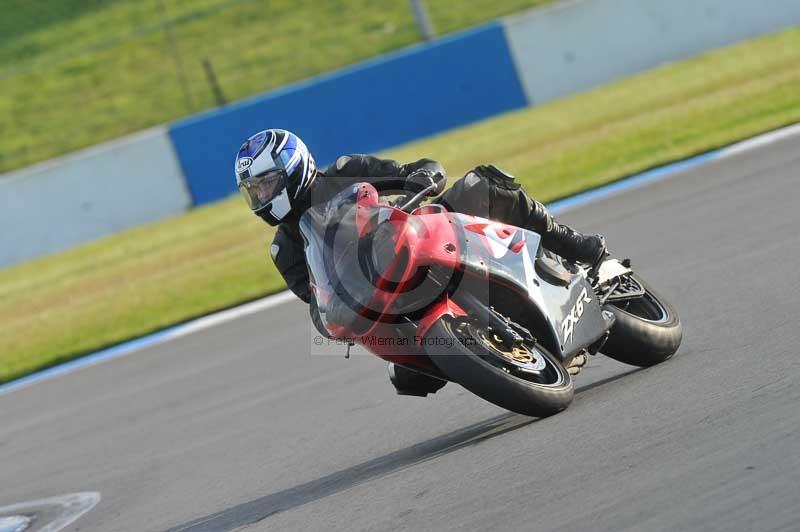 Motorcycle action photographs;donington;donington park leicestershire;donington photographs;event digital images;eventdigitalimages;no limits trackday;peter wileman photography;trackday;trackday digital images;trackday photos