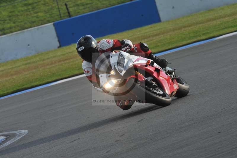 Motorcycle action photographs;donington;donington park leicestershire;donington photographs;event digital images;eventdigitalimages;no limits trackday;peter wileman photography;trackday;trackday digital images;trackday photos