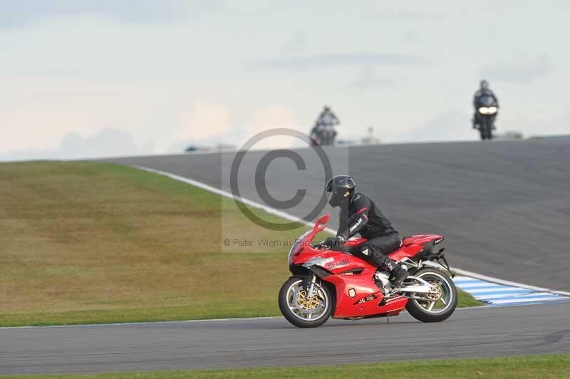 Motorcycle action photographs;donington;donington park leicestershire;donington photographs;event digital images;eventdigitalimages;no limits trackday;peter wileman photography;trackday;trackday digital images;trackday photos