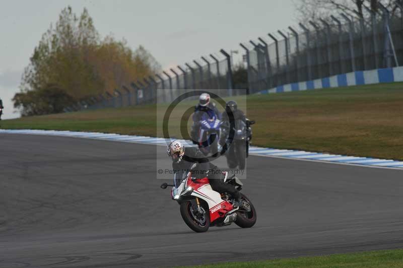 Motorcycle action photographs;donington;donington park leicestershire;donington photographs;event digital images;eventdigitalimages;no limits trackday;peter wileman photography;trackday;trackday digital images;trackday photos