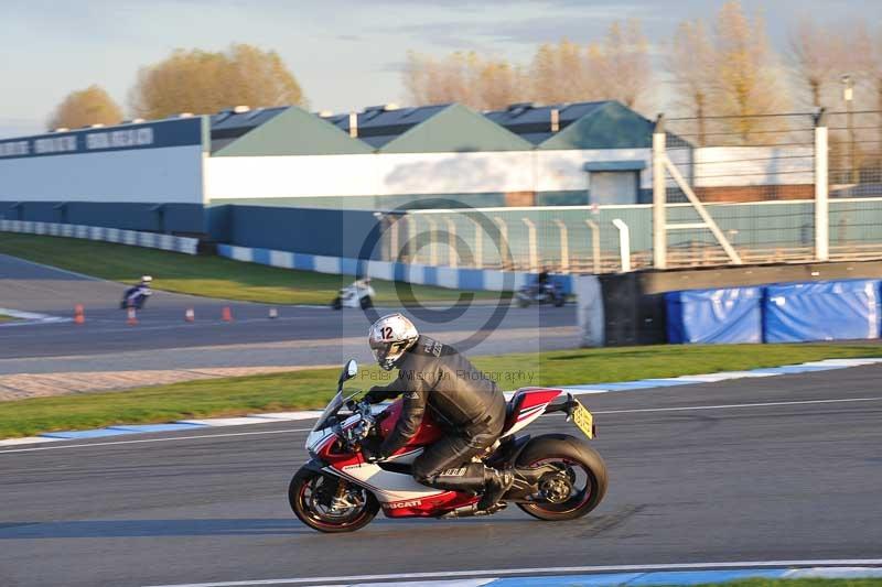 Motorcycle action photographs;donington;donington park leicestershire;donington photographs;event digital images;eventdigitalimages;no limits trackday;peter wileman photography;trackday;trackday digital images;trackday photos